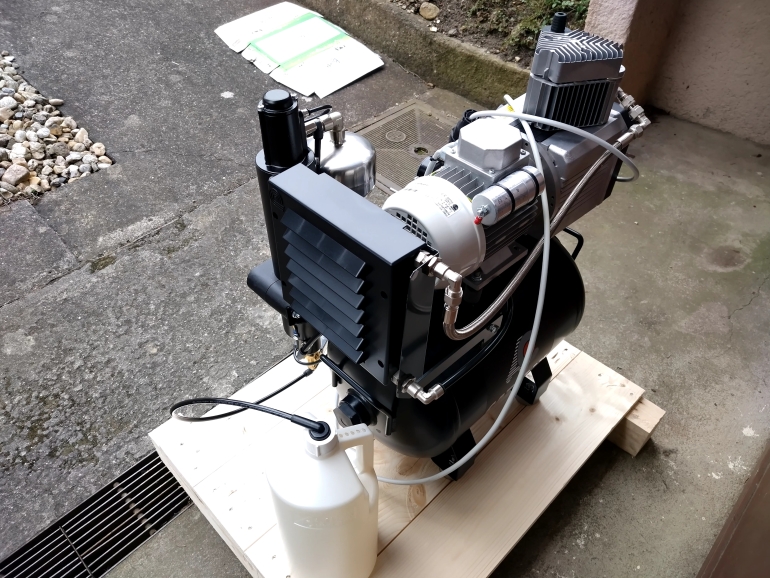 Bezolejový kompresor se sušičkou Cattani AC100