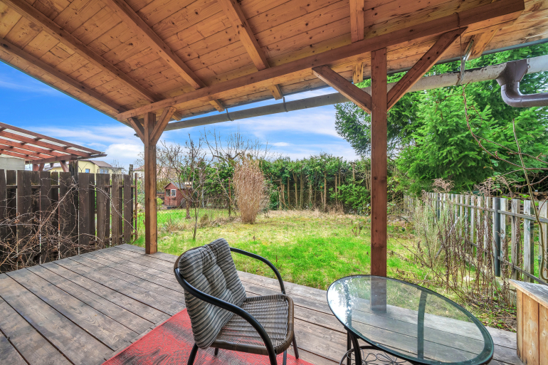 Fungující ordinace se zavedenou klientelou + 2 byty