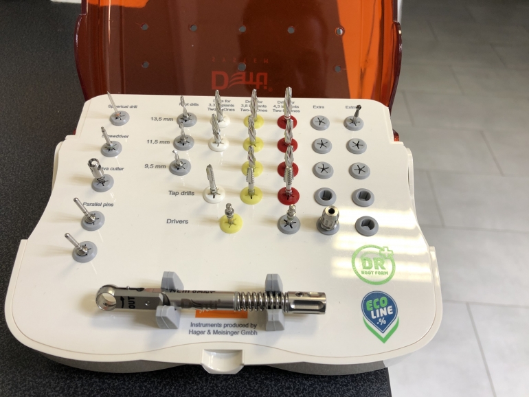 Implantologický set Denti a 25 implantátů Denti Implantologický set Denti a 25 implantátů Denti