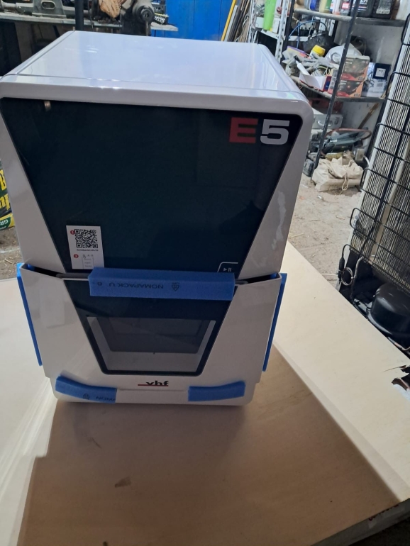 Laboratorní fréza VHF E5