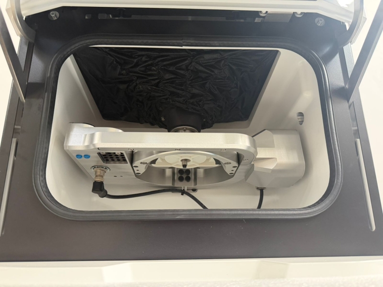 Laboratorní fréza VHF E5