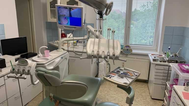 Vybavení zubní ordinace - prodám Vybavení zubní ordinace - prodám