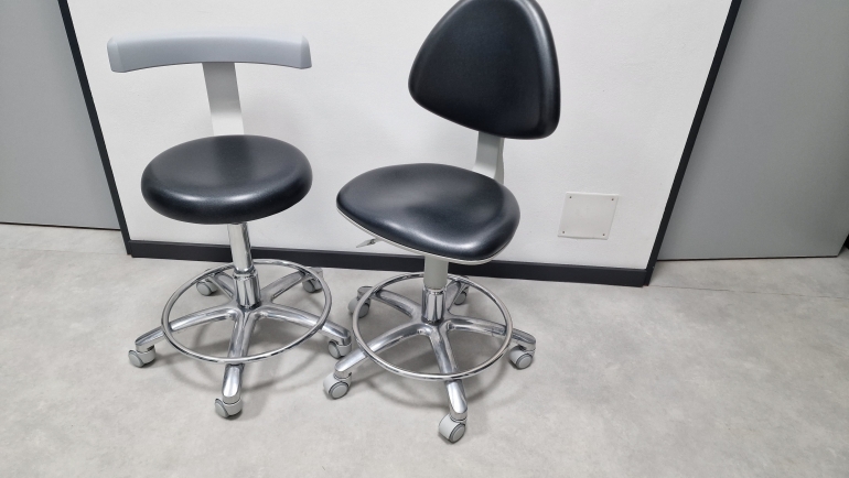 Zubařská židle a laboratorní židle