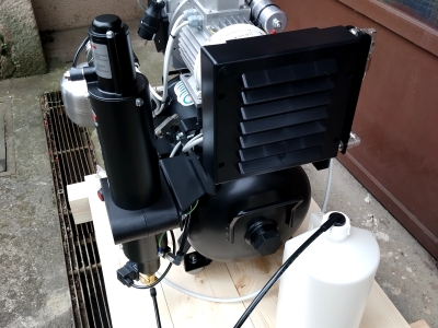 Bezolejový kompresor se sušičkou Cattani AC100