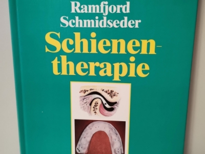 Prodám knihu  Schienen-terapie