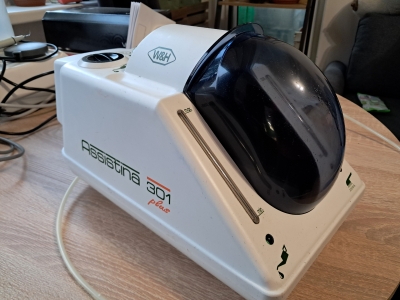 Prodej drobných přístrojů a nástrojů