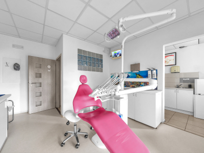 Fungující ordinace se zavedenou klientelou + 2 byty