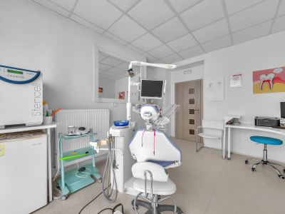 Fungující ordinace se zavedenou klientelou + 2 byty