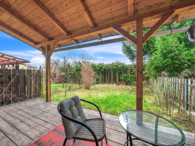 Fungující ordinace se zavedenou klientelou + 2 byty