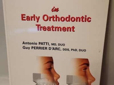 Prodám učebnici Clinical Success in Early Orthodontic treat.