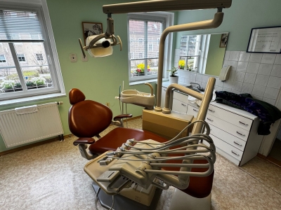 Zubařské křeslo Adec z USA